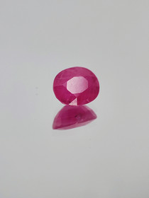 Ruby 0,9 ct oval
