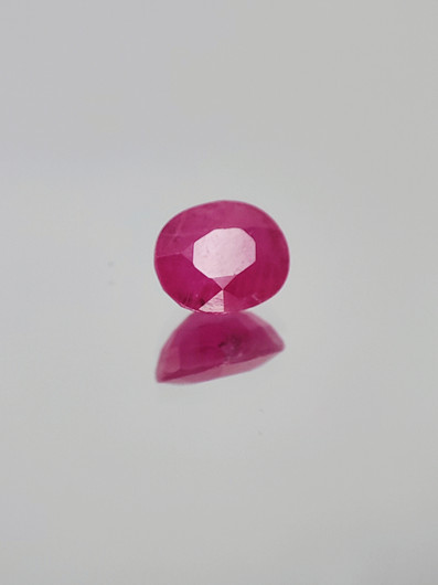 Ruby 0,9 ct oval