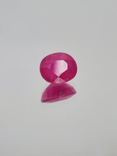 Ruby 0,9 ct oval