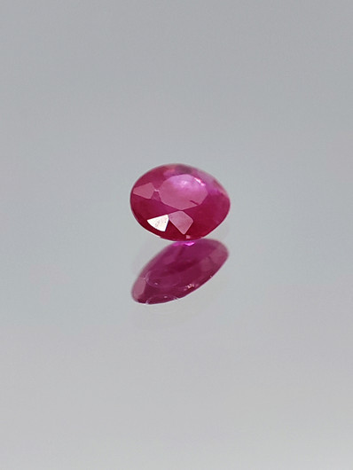 Ruby 0,1 ct oval