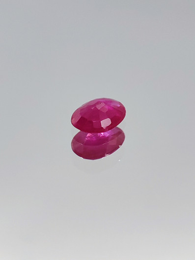 Ruby 0,1 ct oval