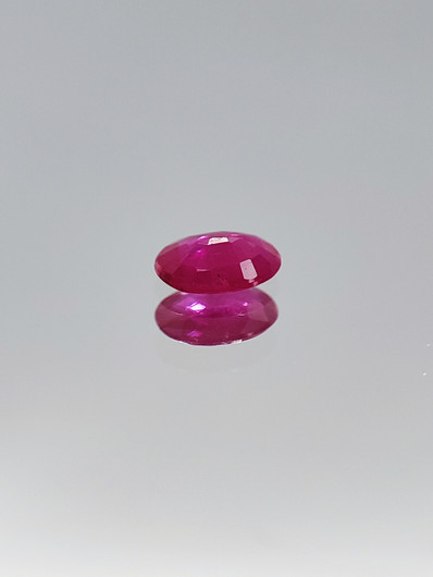 Ruby 0,1 ct oval