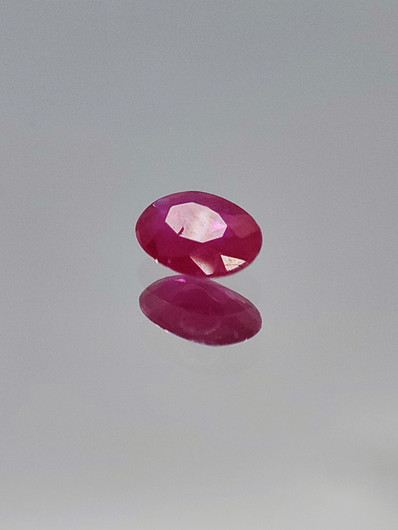 Ruby 0,1 ct oval