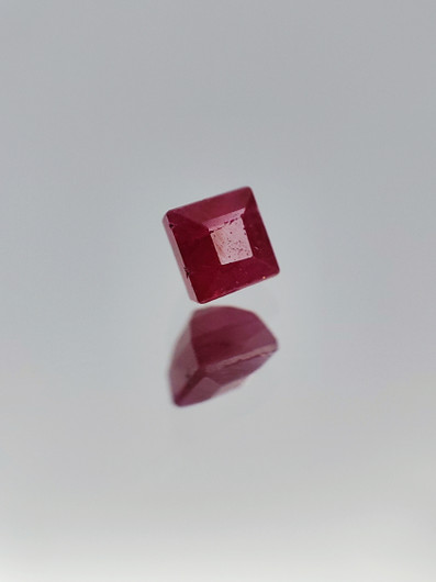 Ruby 0,1 ct square
