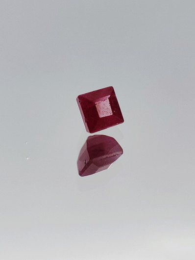 Ruby 0,1 ct square