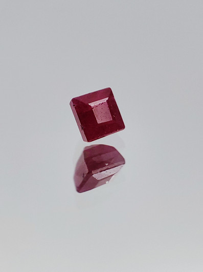 Ruby 0,1 ct square