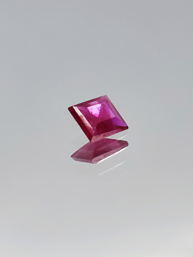 Ruby 0,1 ct square
