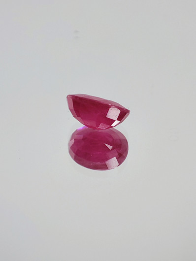 Ruby 1,1 ct oval