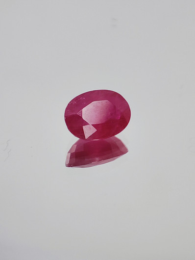 Ruby 1,1 ct oval