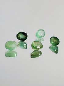 Emerald lot ( 4 - 3 x 3 - 2 x 2 mm \ 0,2 ct ) oval