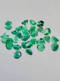 Emerald lot ( 3 - 2 x 2 - 1 mm \ 0,1 ct ) round