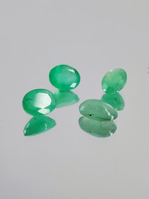 Emerald lot ( 5  x 4 - 3 x 2 mm \ 0,3 ct ) oval