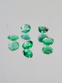 Emerald lot ( 2 x 1 mm \ 0,09- ct ) round