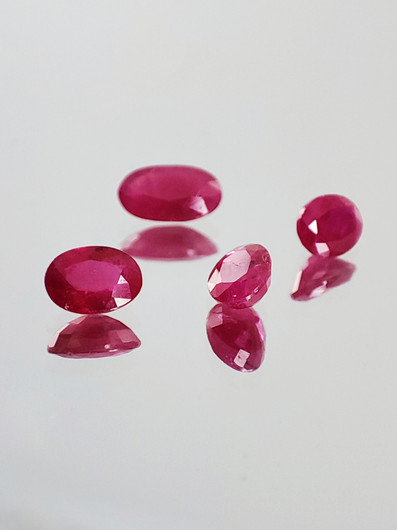 Ruby lot ( 4 - 3  x 3 - 2 x 2 - 1 mm \ 0,2 ct ) oval