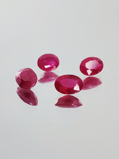 Ruby lot ( 4 - 3  x 3 - 2 x 2 - 1 mm \ 0,2 ct ) oval