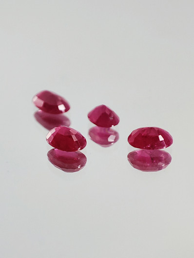 Ruby lot ( 4 - 3  x 3 - 2 x 2 - 1 mm \ 0,2 ct ) oval