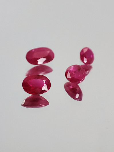 Ruby lot ( 4 - 3  x 3 - 2 x 2 - 1 mm \ 0,2 ct ) oval