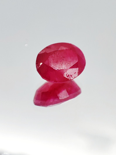 Ruby 2,2 ct oval