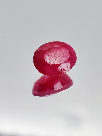 Ruby 2,2 ct oval