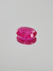 Ruby 0,9 ct oval