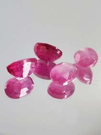 Ruby lot ( 7 x 5 - 4 x 4 - 2 mm \ 1,3 ct ) oval