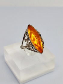 Vintage Baltic Amber ring