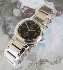 Tissot 1853, juhlamalli, teräksinen käyttökello uutta vastaavassa kunnossa