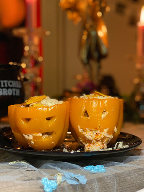 Halloweenin täytetyt paprikat