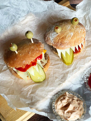 Halloweenin hirviöhampurilaiset