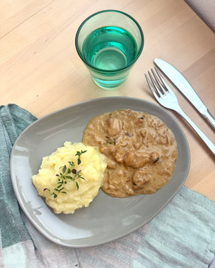 Karamellisoitu possukastike ja perunamuusi