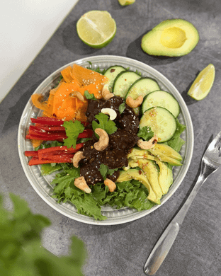 Ruokaisa teriyaki-possusalaatti