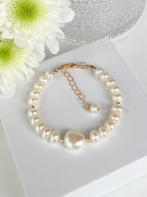 Makeanvedenhelmi rannekoru 