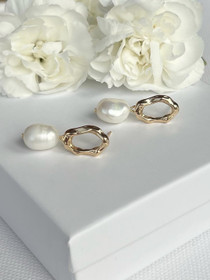 Barokkihelmi korvakorut