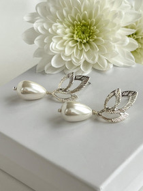 Helmiäishelmi korvakorut