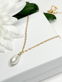 Makeanvedenhelmi kaulakoru