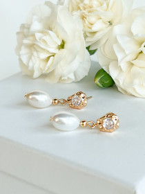 Cubic Zirkonia makeanvedenhelmi korvakorut  