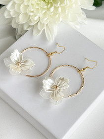 Isabella gold kukka korvakorut