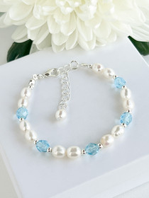 Hopeinen Helmi  rannekoru  