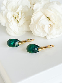 Pisara  kristallihelmi korvakorut.