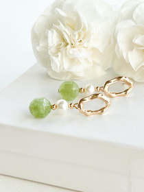 Dolomiitti makeanvedenhelmi korvakorut 