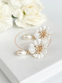 White Floral korvakorut 