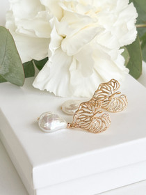 Leaf korvakorut keshihelmillä 