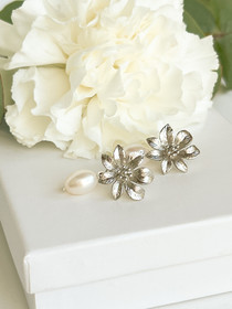 Silver Flower korvakorut