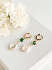 Esmeralda keshihelmi korvakorut 