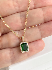 Vihreä lasikivi  kaulakoru.