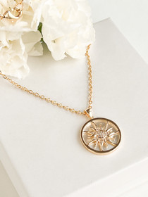 Zirkonia Aurinko kaulakoru.