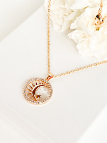 Moon and Star helmiäis kaulakoru