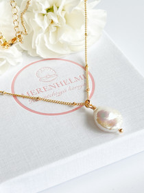 Keshihelmi kaulakoru 