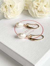  Janely korvakorut makeanveden helmillä