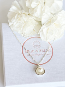 Näkinkenkä kaulakoru 